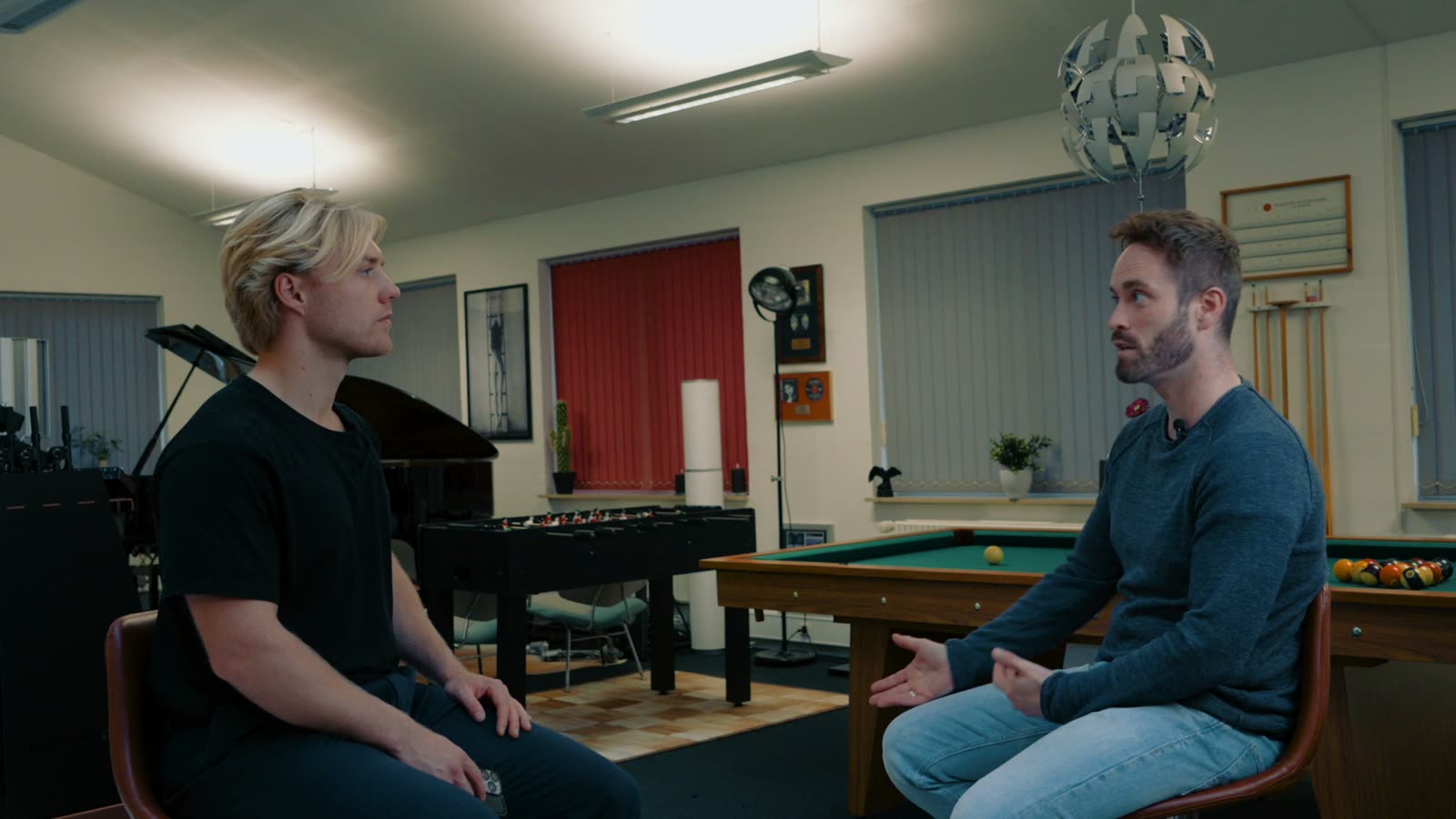 Oscar Jønsson interviewer Kevin Hartmann